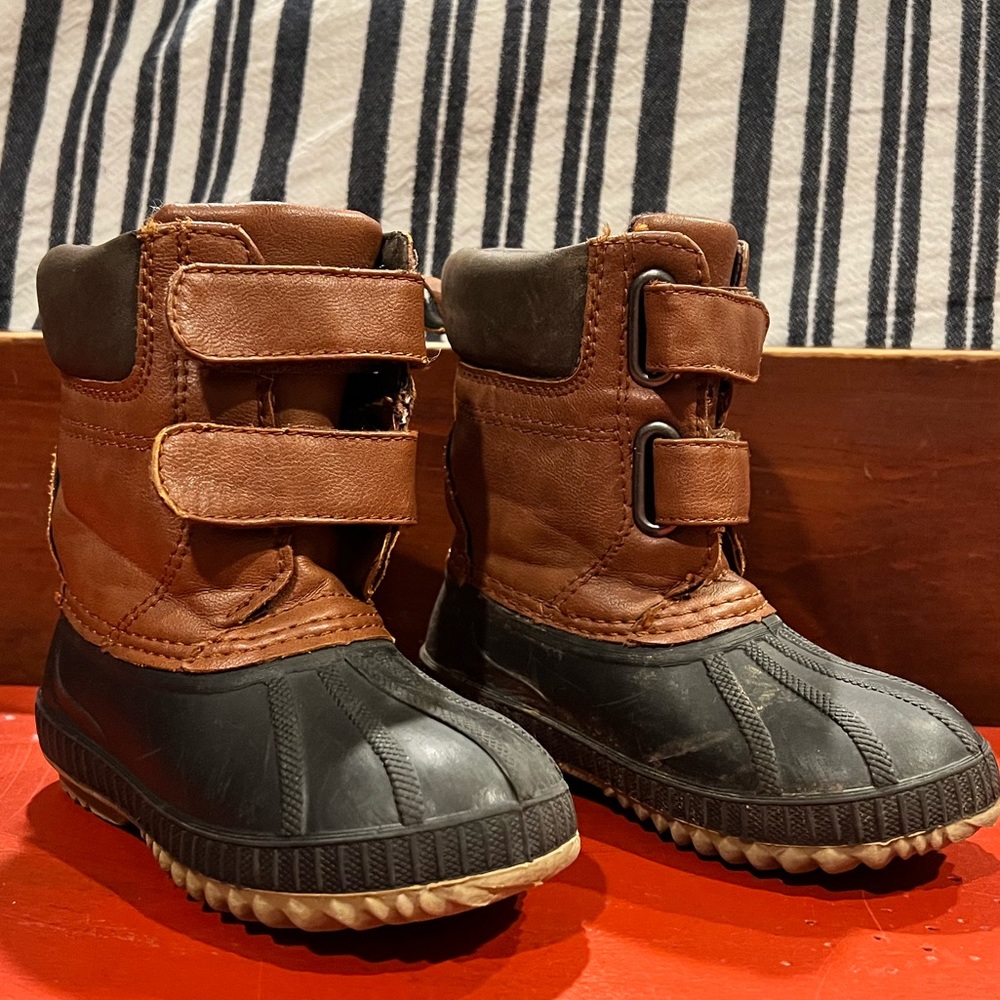 Baby gap duck boots 7/8T